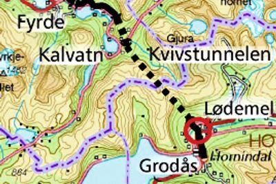 Den røde ringen nedenfor Kvivstunnelen markerer stedet der brua over Storelva skal bygges. Fristen for å gi anbud går ut 9. mars.