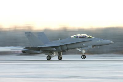SMELTET VULKANSTØV: Finske jagerfly av typen F-18 Hornet fikk den tvilsomme æren av å bekrefte den vulkanske askeskyens skadepotensial.
