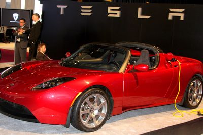 Tesla Roadster kommer til Norge i juni, opplyser den amerikanske produsenten.