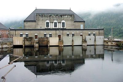 Vittingfoss kraftverk fra rundt 1921 skulle etter planen rustes opp og øke kapasiteten med 20 prosent. Nå er prosjektet stoppet.