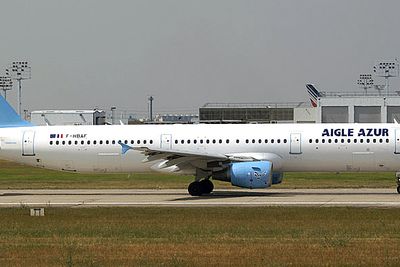 KRÆSJKURS: Det var et slikt A321 fra Aigle Azur som fikk problemer da det skulle lande på Houari Boumedienne etter en tur fra Paris Orly. Årsaken skyldtes pilotens debut i høyresetet.
