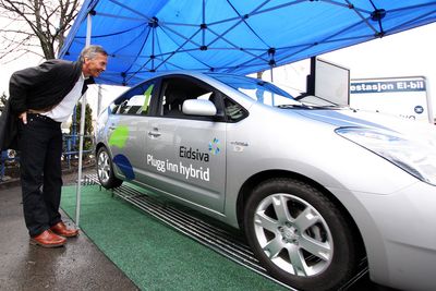 FØRST UTE: Konserndirektør Ola Mørkved Rinnan i Eidsiva energi tror plug-in-hybridene blir det viktigste bidraget til å elektrifisere norsk veitransport.