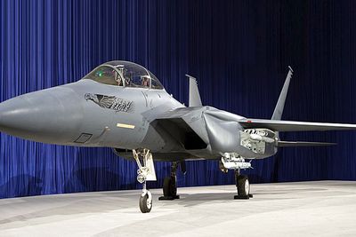 F-15 Silent Eagle er en ombygd versjon av Strike Eagle og ble vist fram offentlig for første gang tirsdag.