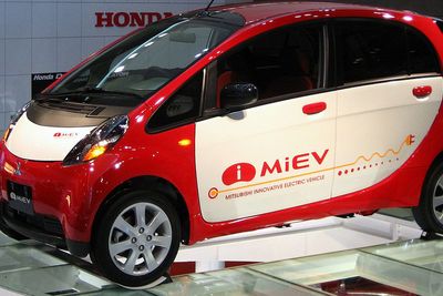 Mitsubishi i-MiEV settes i serieproduksjon fra nyttår og skal ifølge den norske importøren komme for salg også i Norge.