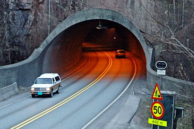 Å ruste opp Kleivene tunnel like ved Drammen sentrum vil koste under 30 millioner kroner i stedet for 81 millioner.