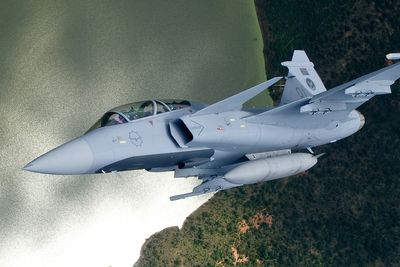 Saab har nå kun Danmark igjen av Nato-landene å kjempe om når det gjelder nye jagerflykontrakter.
