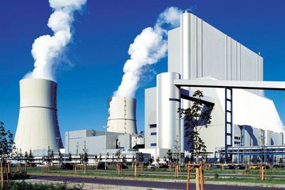 FØRSTE CO2-PILOTANLEGG: Vattenfall byggde verdens første pilotanlegg for et CO2-fritt kullkraftverk opp mot kraftverket Schwarze Pumpe som ligger ved Spremberg sør for Berlin.