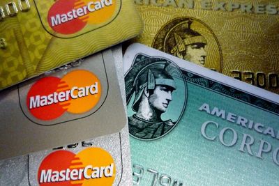 MILLIARDBUTIKK: Kredittkortnumre er blant handelsvarene som omsettes på lukkede kriminelle fora på nettet.