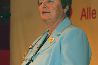 Tidligere statsminister og miljøvernminister i Norge, Gro Harlem Brundtland. 20 år etter FN-rapporten om Bærekraftig utvikling, foreslås en pris i hennes navn. Gro harlem Brundtland ledet arbeidet med rapporten.
