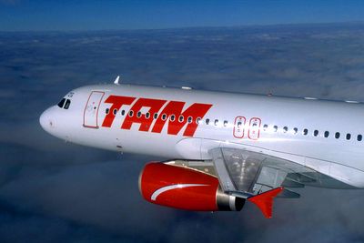 TAM har 61 Airbus A320 i operativ drift. Det var et slikt fly som krasjet og tok fyr på flyplassen i Sao Paulo, Brasil, klokken 23:50 (norsk tid) tirsdag 17.juli.