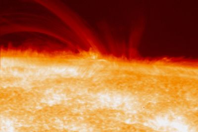SOLLANDSKAP: Bildet viser et utbrudd som nylig ble observert i Ca II H spektrallinje (397 nm) over en solflekk.