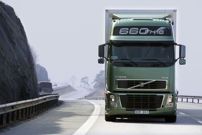 Volvo gjør sine lastebiler enda tryggere med ny teknologi.