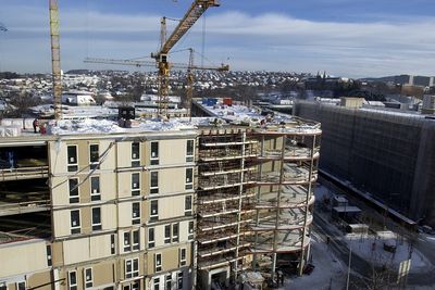 Byggearbeidene ved St. Olavs Hospital i Trondheim pågår for fullt. Tre bygg står nå ferdige.