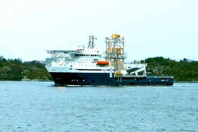 ØKT UTVINNING: Ved å bruke lett brønnintervensjon fra M/S Island Frontier, mener tilbyderne at det er mulig å øke utvinningsgraden på undervannsbrønner. FOTO: Island Offshore