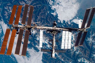 Den internasjonale romstasjonen har en ammoniakklekkasje.