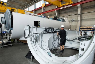 Siemens 3,6 MW store vindturbiner har girkasser som veier 35 tonn. Nye direktedrevne vindturbiner vil ha langt lavere vedlikeholdsbehov.
