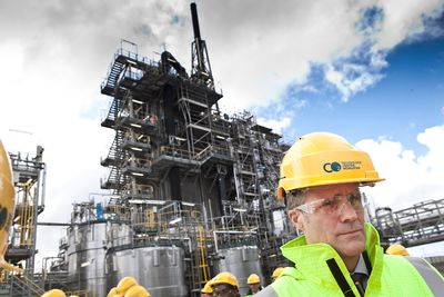 Ulønnsomt: Statoil-sjef Helge Lund sliter med å få til lønnsom drift ved Mongstad-raffineriet. 