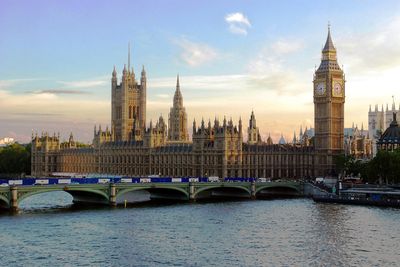 Neste vår bestemmer politikerne hvordan Palace of Westminster i London skal restaureres.