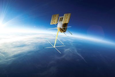 Liten: Små satellitter skal gi oss både god informasjon om fartøyer og toveis kommunikasjon i nordområdene. 