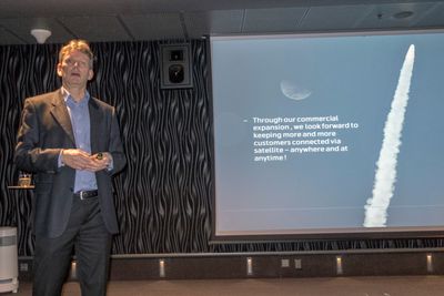 Satellittsjef: Morten Tengs er direktør for Telenor Satellite Broadcasting og vil få en ny melkeku på 1 grad vest oppe i geostasjonær bane.