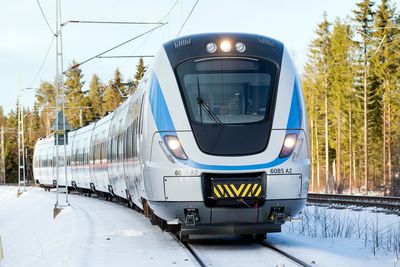 Nytt signalsystem: Det svenske togsettet prøver ut ERTMS nivå 2. Snart skal Jernbaneverket ut med anbud for å dekke alle norske jernbanestrekninger med den nye signalstandarden.