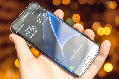 Samsungs Galaxy S7 Edge ble lansert her i Barcelona i kveld. Tek.no har allerede rukket å teste flaggskipet. Vi gir dere konklusjonen her.