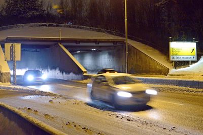 Inntil videre er det trafikk i begge løpene i Tåsentunnelen hele døgnet. Vegvesenet tar sikte på anleggstart 10. juni. Bildet viser østre portal.