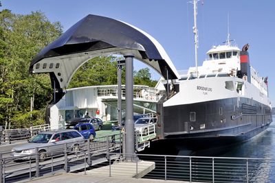 "Bergensfjord" slipper sin last i Sandvikvåg på Stord. Hvis Fjord1 beholder konsesjonen, kan ferga anløpe her også etter 2018.