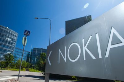 Det blir fremdeles mye aktivitet på Nokias finske hovedkontor, selv om mobil-divisjonen selges til Microsoft. Det nye selskapet vil ha en betydelig virksomhet og beholde flertallet av de ansatte. 