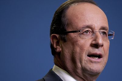 Franske myndigheter, med president François Hollande i spissen, vil etterforske Prism-programet og de amerikanske nettgigantenes rolle i overvåkningsskandalen. 