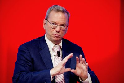 Googles styreformann Eric Schmidt har selv tidligere tatt til orde for økt kamp mot barneporno på nettet.