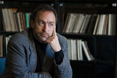 Wikipedia-gründer Jimmy Wales ber PR-folk avstå fra å ta oppdrag om direkte redigering av artikkelsider.