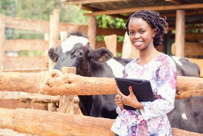 Charity Wayua er forsker ved IBM Research Africa, her fotografert under feltarbeid.