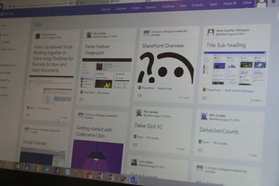 Med norskproduserte Delve får Office 365-brukere i bedriften relevant informasjon om hva som skjer og produseres levert i en løpende aktivitetsstrøm, der man kan "like" og kommentere innhold som på Facebook. Innholdet dukker opp basert på mennesker du følger i organisasjonen, møter som avholdes og så videre.