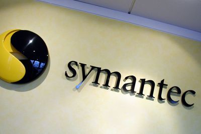 Det er sannsynlig at Symantec blir til to selskaper, sier kilder.