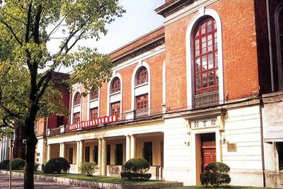 Shanghai Jiaotong ble etablert i 1896 og har stor internasjonal prestisje.