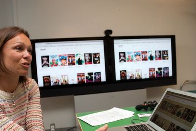 Vi har valgt å gå til verks med en redaksjonell profil, fremfor en algoritmebasert. Vi er mer opptatt av å prøve å ikke være en maskin, men mennesker som har lyst til å gi deg en god filmopplevelse, sier Karianne Melleby i Comoyo.