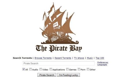 Det er mørke skyer over Pirate Bay. Nå rasler rettighetshaverne med nykvessede juridiske sabler. 