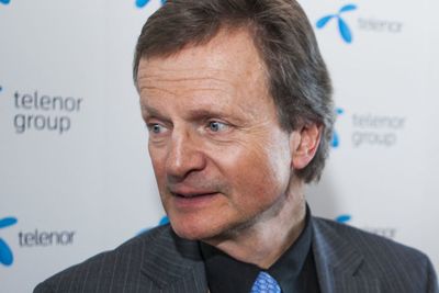 Telenors konsernsjef Jon Fredrik Baksaas var onsdag i møte med næringsminister Monica Mæland etter mistankene om korrupsjon i VimpelCom. Han er også avhørt av økokrim i saken.