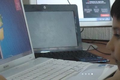 Unggutten Ayan Qureshi er tidenes yngste med Microsoft-sertifisering. På egne nettsider blir han fremstilt som "det lille IT-geniet". MCP-sertifiseringen ble bestått da han var 5 år gammel.