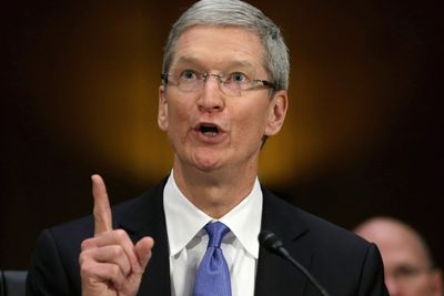 Apples toppsjef forsvarte seg heftig mot skattekritikken fra amerikanske folkevalgte tirsdag. 