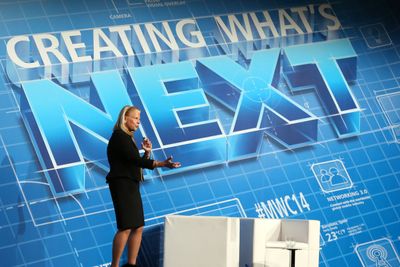 «Creating What&#8217;s Next» var bakteppet for Virginia Romettys hovedinnlegg på Mobile World Congress i februar. I sitt brev til investorene legger IBM-sjefen mer vekt på hvordan «what&#8217;s next» også skal snu trenden med sviktende omsetning.