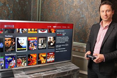 Netflix har tatt Norge med storm. Her viser selskapets kommunikasjonsdirektør Joris Evers frem løsningen for digi.no under et norgesbesøk.