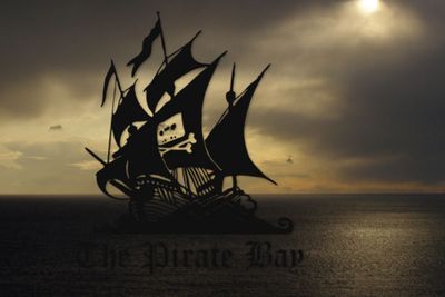 Den beryktede fildelingstjenesten Pirate Bay har drevet gjøn med rettighetshavere og formidlet lenker til opphavsrettbeskyttet materiale i over ti år. De blir stadig utsatt for juridiske mottiltak, men mener nå å ha funnet en endelig løsning som kan gjøre dem ustoppelige.