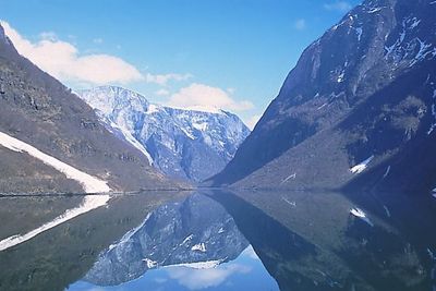 Feil i telenettet slo ut deler av dekningen i Sogn og Fjordane. Fylket er her representert ved den vakre Sognefjorden.