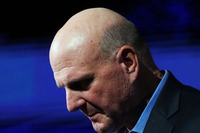 Microsoft-topp Steve Ballmer har tidligere mistet deler av bonusen sin etter feilen de gjorde med utrulling av nettleservalget. Nå får også selskapet svi på pungen.