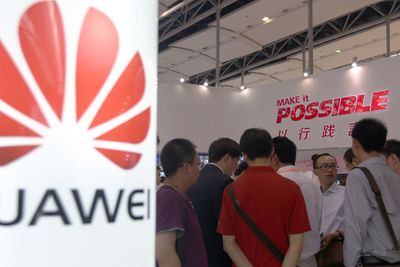 Huawei gikk forbi Ericsson som verdens største leverandør av telekomutstyr allerede i 2012. Den fenomenale veksten har bare fortsatt, på bekostning av svenskene og trass beskyldninger om usikkert utstyr og påstander om bånd til kinesiske myndigheter.