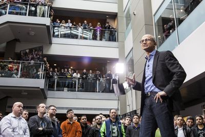 Satya Nadella lover mer fokus på produktivitet, og endringer i hvordan Microsoft drives.