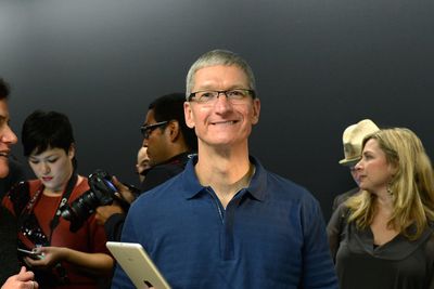 Apple, med Tim Cook i spissen, skal ha kjøpt opp det amerikanske selskapet Topsy Lab, som er spesialist på å analysere Twitter-feeder.