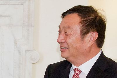 Ren Zhengfei er gründer og styreleder i Huawei. I 2011 innførte han et system der stillingen som administrerende direktør går på omgang mellom tre toppledere som sitter seks måneder om gangen. I april tar Guo Ping over etter Eric Xu. I oktober er det turen til Ken Hu.